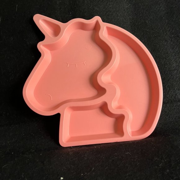 9 Piece Light Pink Plastic Childs Unicorn Plates - Picture 3 of 10